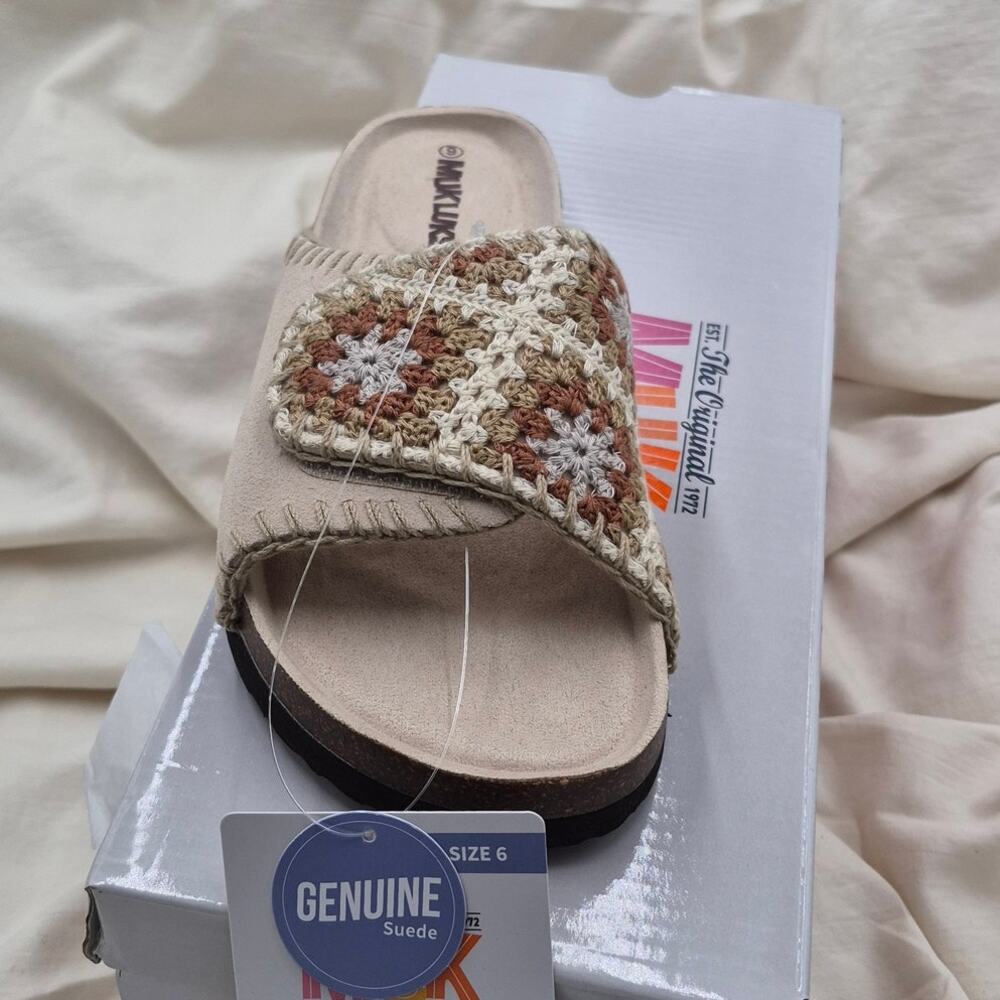 NEW MUK LUKS suede upper Gigi Crochet Slide Sandals Womens size 6 - Picture 3 of 6